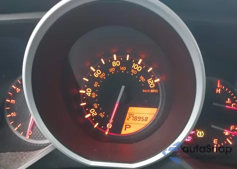 2011 Toyota 4Runner Sr5 V6 z USA, uszkodzony, nr VIN JTEBU5JR6B5070725